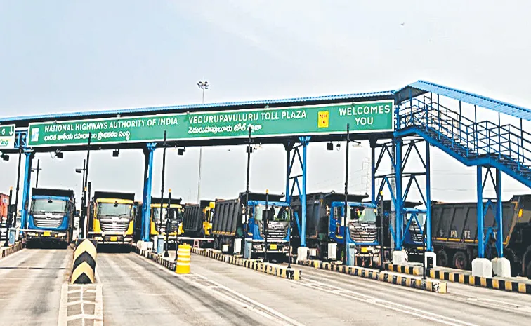 Tipper lorry drivers belonging to Chintamaneni Prabhakar clash with staff over non payment of toll fees