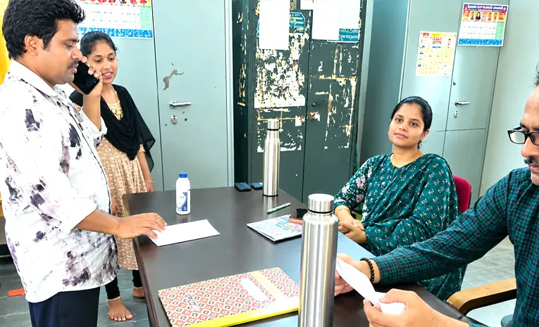 అప్పు తెచ్చి ఇల్లు కట్టాం.. బిల్లులు ఇవ్వండి మహాప్రభో!