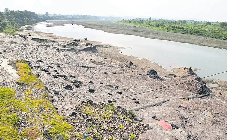 Severe drought in 320 mandals in 18 districts