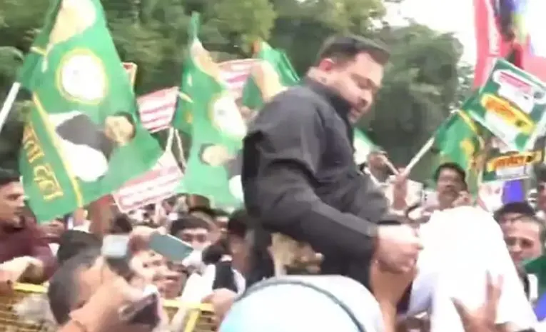 Tejashwi Yadav Raj Bhavan march Gyanesh kumar Detention Patna