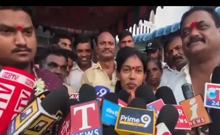 Wardhannapet Chairmans Son Marries Dalit Woman After Four Day Protest