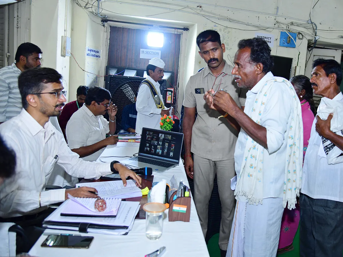Best Photos of The Day in AP and Telangana Photo Gallery