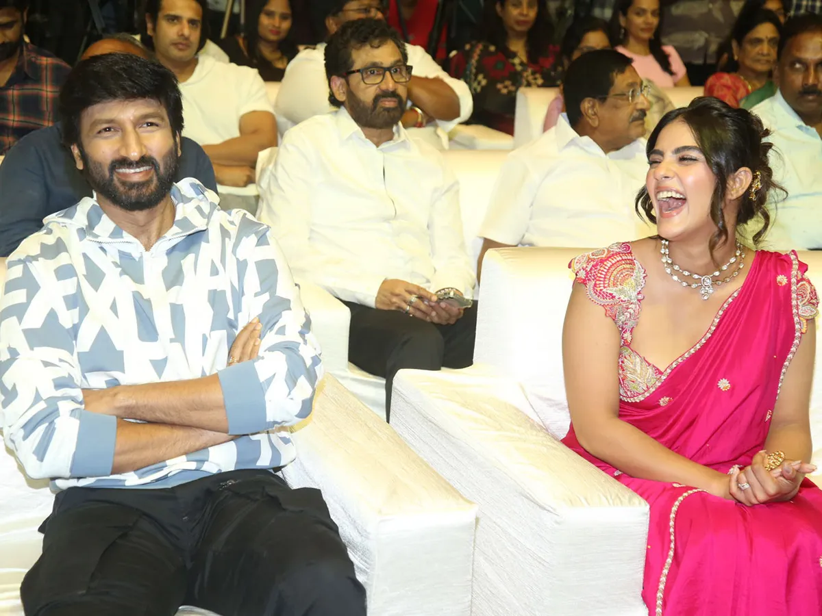 Gopichand Viswam Moive Pre Release Event Photos