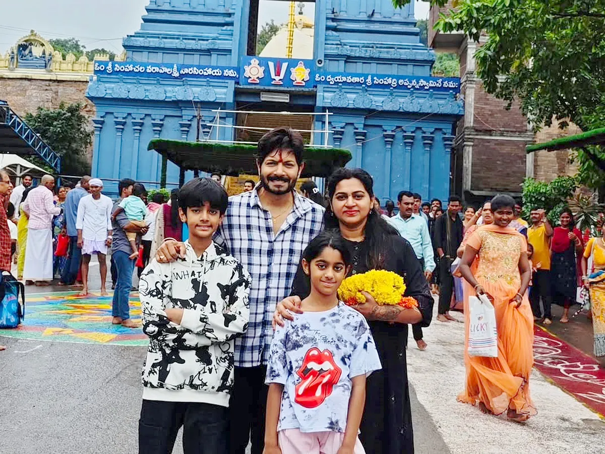 Bigg Boss Telugu Season 2 Winner Kaushal Manda Visit SimhaChalam Temple Along With Family Photos