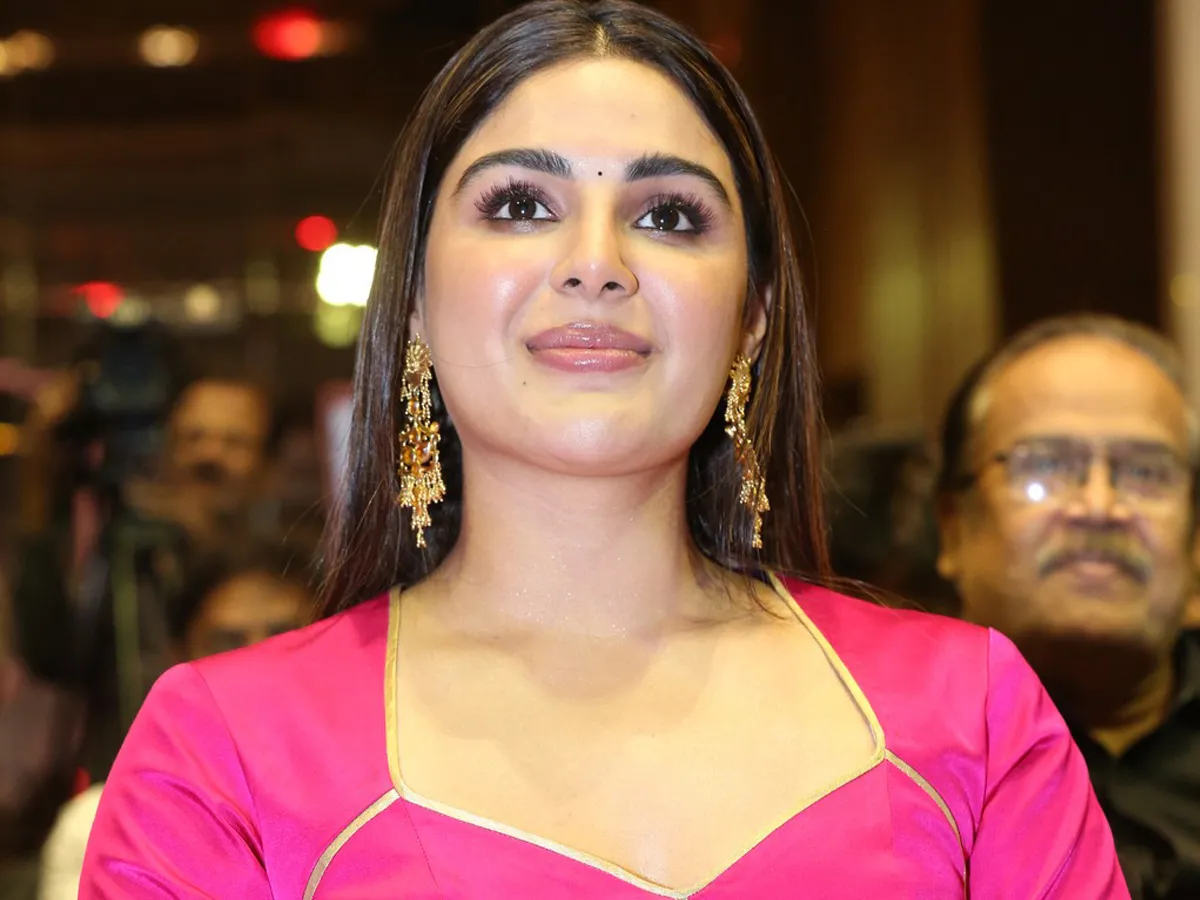Actress Samyuktha Menon HD Stills