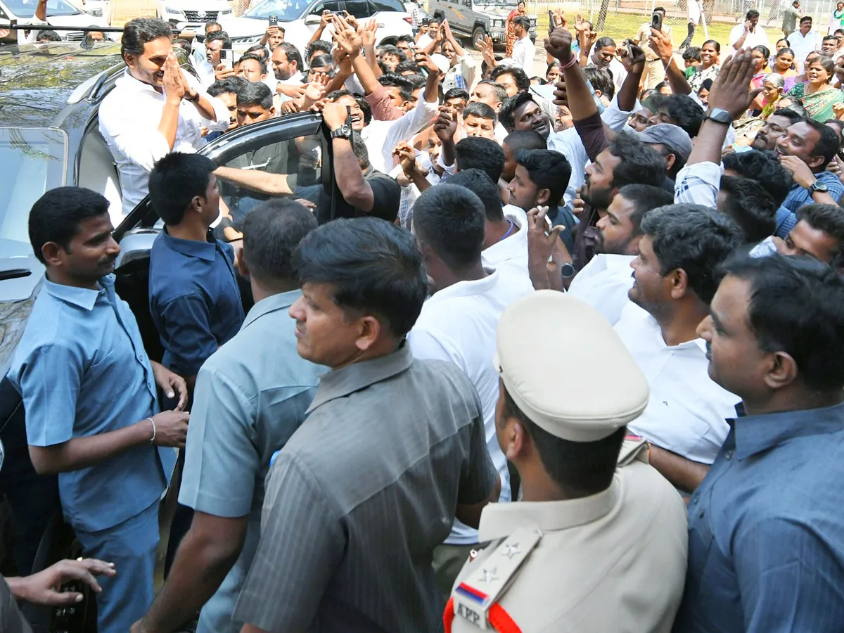 YS Jagan Mohan Reddy Pulivendula Tour Photos7