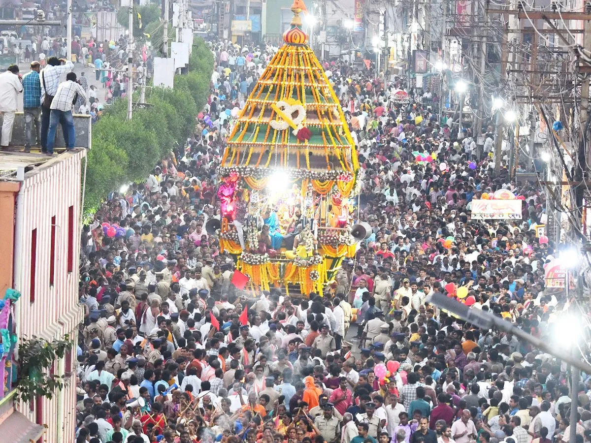 Bejawada Durga Malleswara Swamy Rathotsavam Photos