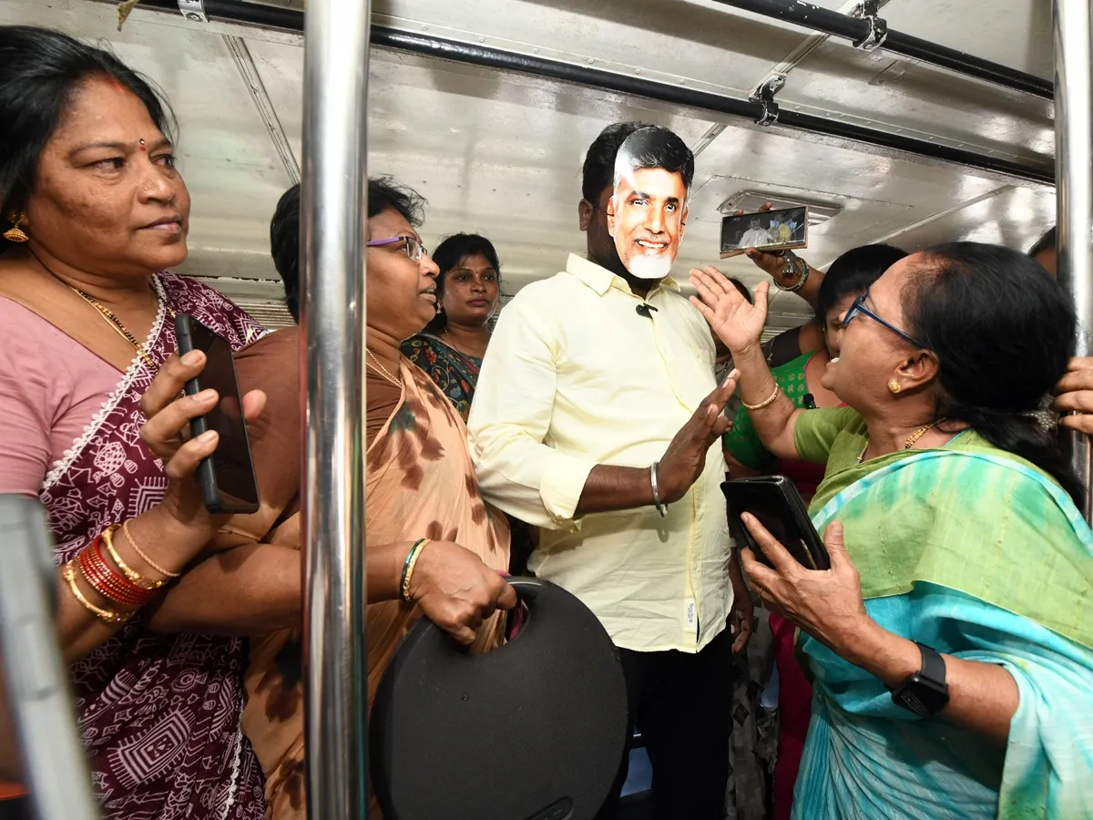 nnovative protest against the implementation of free buses in andrapradesh10
