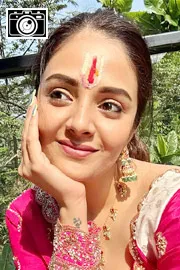 Anchor Sreemukhi Visits Tirumala Temple Photos1