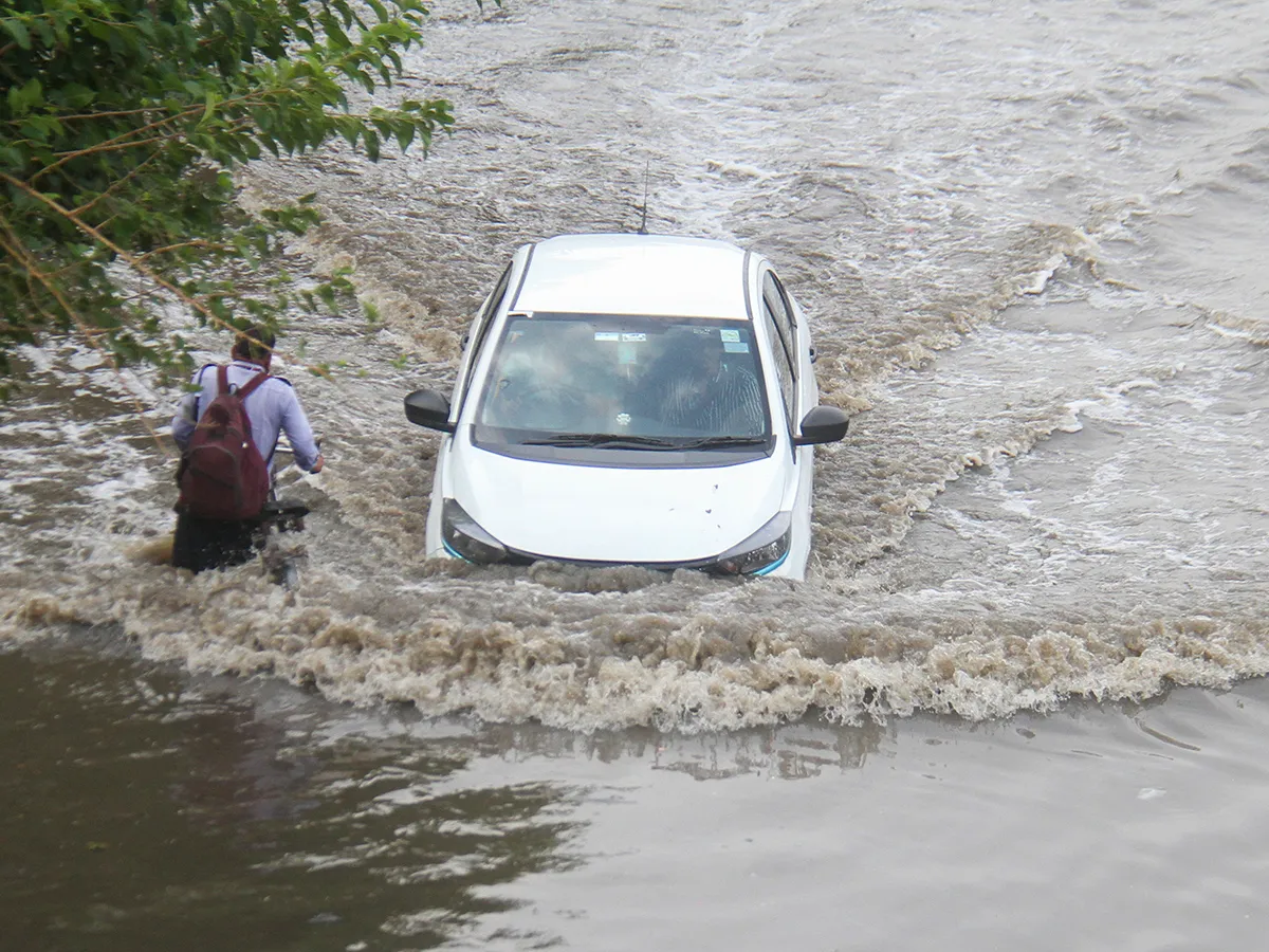 #DelhiRains : ఢిల్లీలో కుండపోత వర్షం (ఫొటోలు)