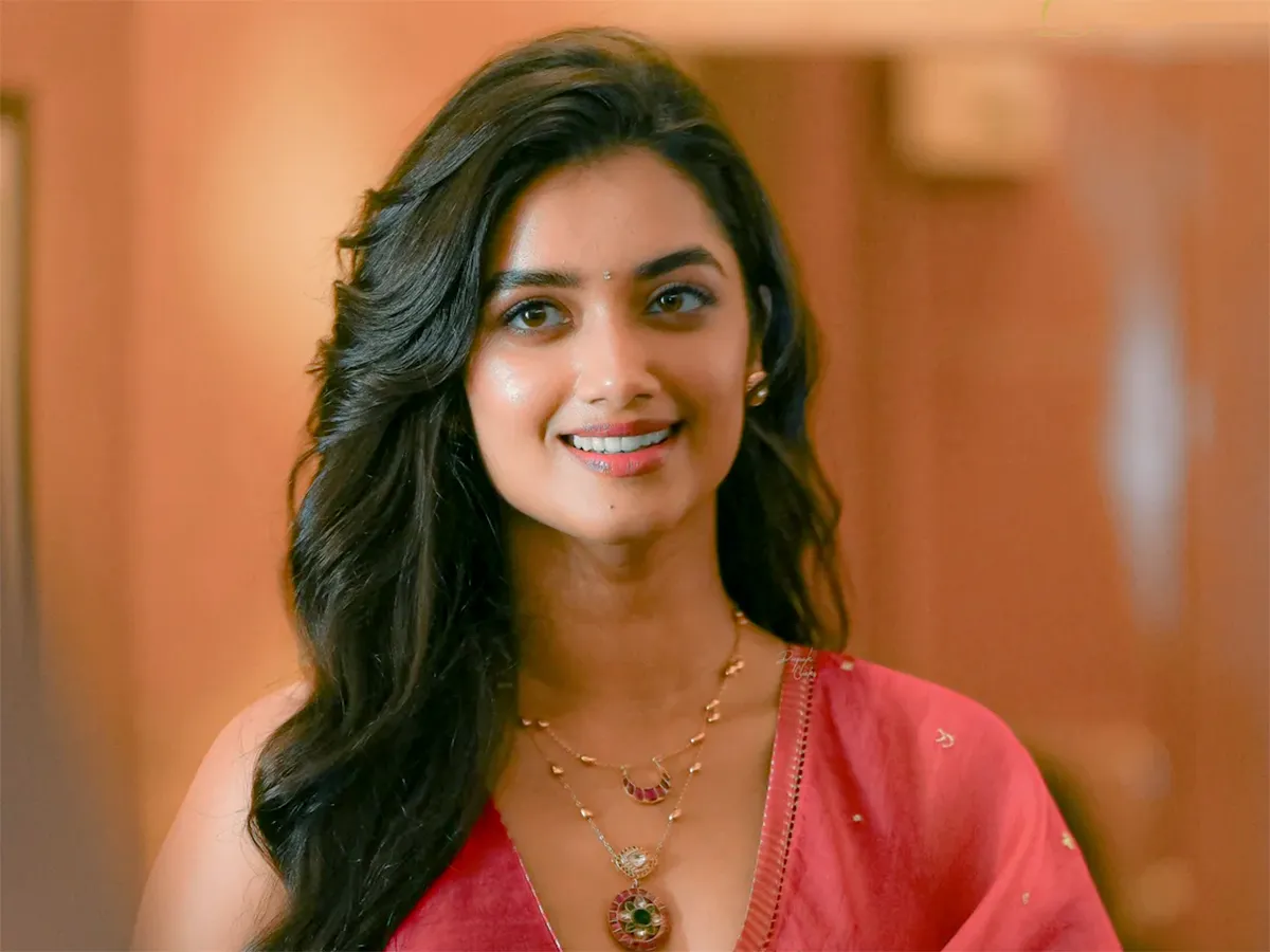 భాగ్యశ్రీ బోర్సే బర్త్ డే స్పెషల్‌.. కిక్‌ ఇచ్చే ఫోటోలు చూశారా..?