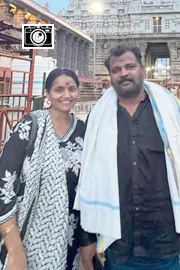 TV Actor Prabhakar with his wife And daughter visited Arunachalam Temple Photos1