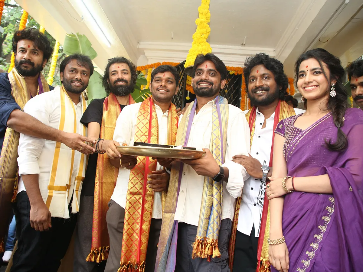 సుహాస్ కొత్త సినిమా గ్రాండ్ లాంచ్..గెస్ట్‌గా కల్కీ మూవీ డైరెక్టర్! (ఫొటోలు) 