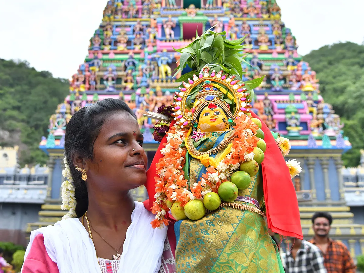 విజయవాడ : వైభవంగా ఇంద్రకీలాద్రిపై శాకంబరి ఉత్సవాలు (ఫొటోలు)