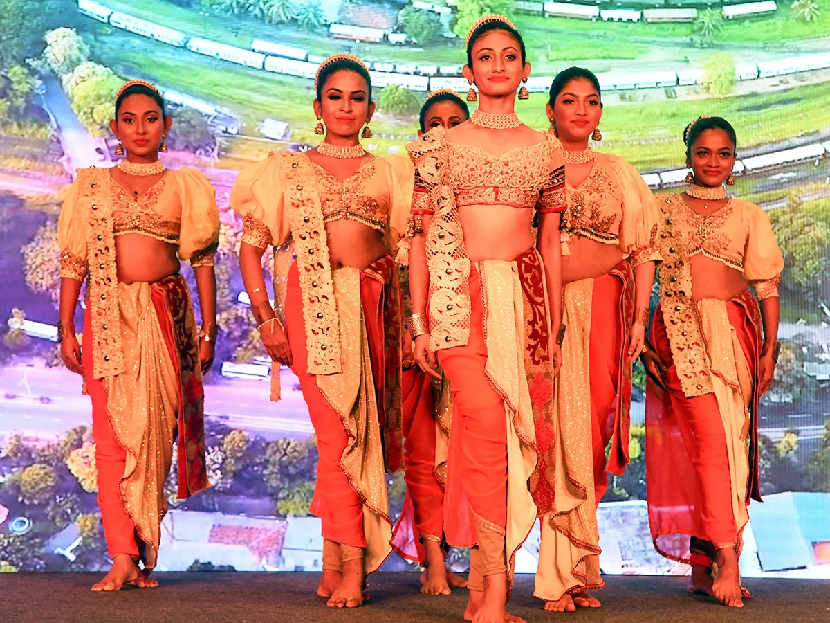 హైదరాబాద్ : అందాల శ్రీలంక..అద్భుత ఎంపిక (ఫొటోలు)