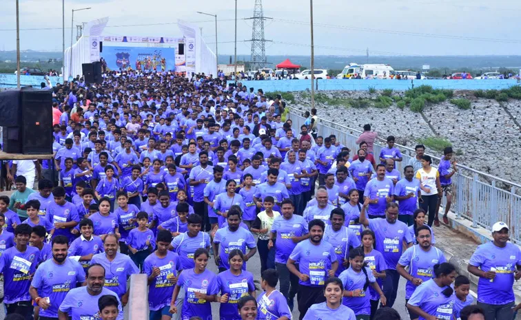 ఉత్సాహంగా మారథాన్ (ఫొటోలు)