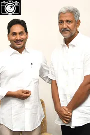 Vallabhaneni Vamsi FIRST MEET with YS Jagan After Jail Release Photos8