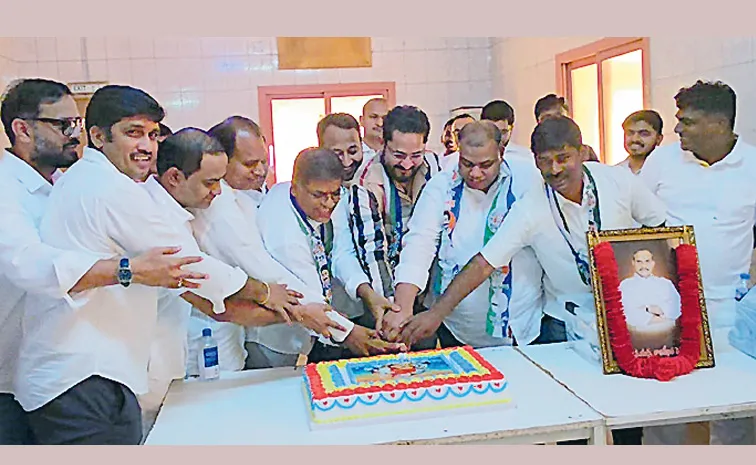 విదేశాల్లో ఘనంగా వైఎస్సార్ జయంతి (ఫొటోలు)