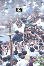 Heavy Public Crowd To Meet YS Jagan At Bangarupalyam Chittoor District Photos3