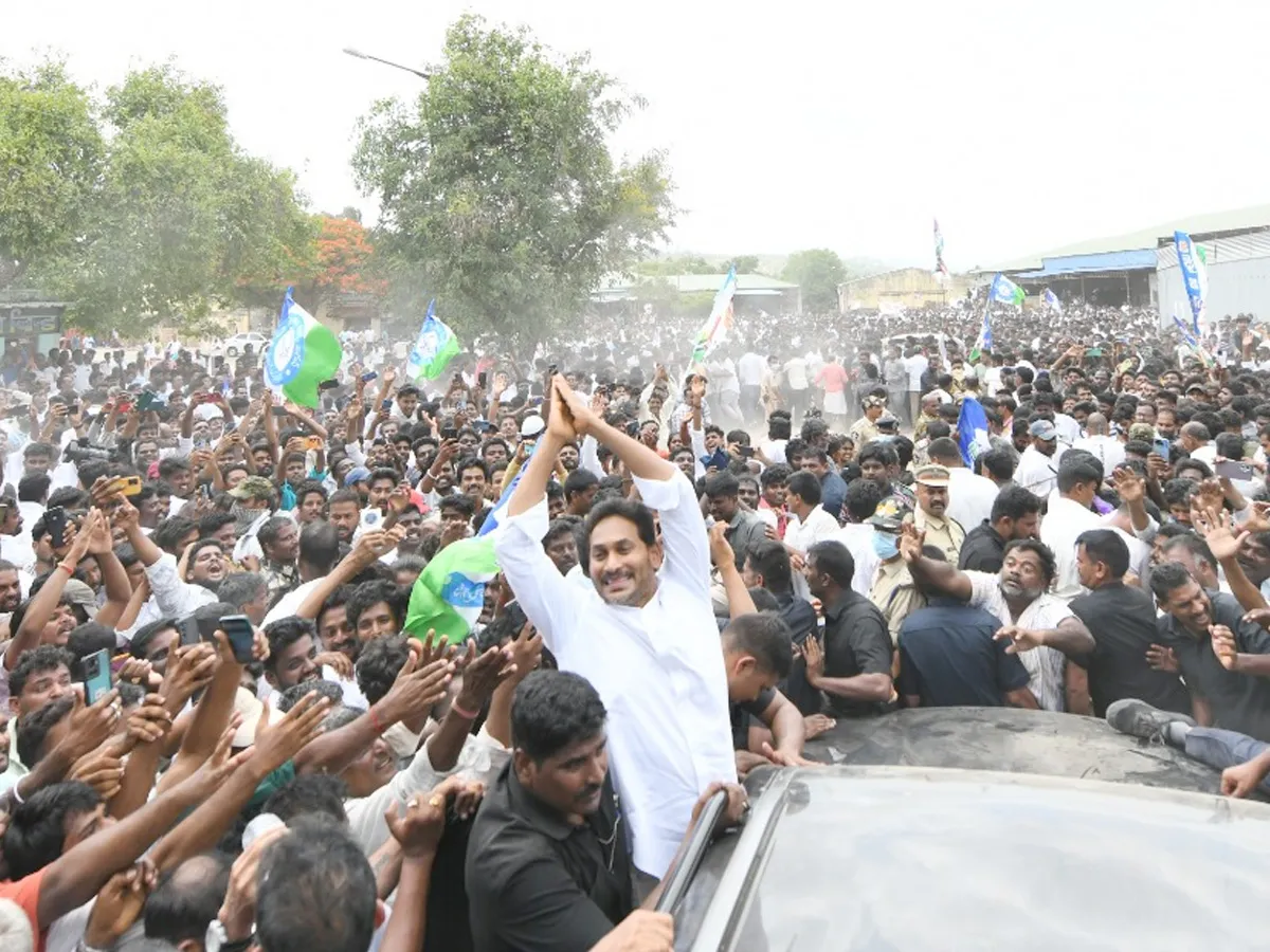 బంగారుపాళ్యం వీధుల్లో జనసునామీ (ఫొటోలు)