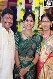 Singer Madhu Priya Emotional Post About Her parents Photos11