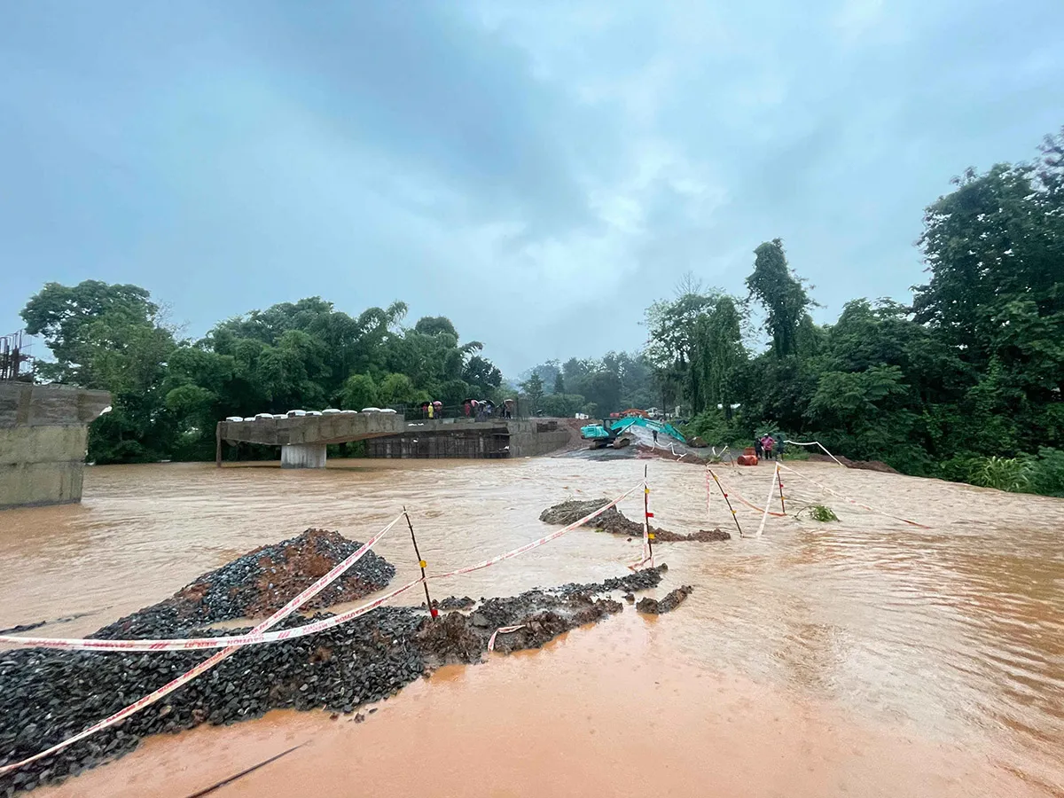 భారీ వర్షం విశాఖపట్నం విలవిల (ఫొటోలు)