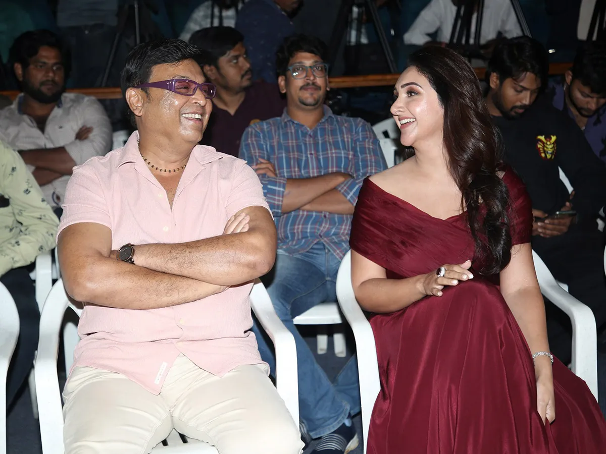 నారా రోహిత్‌ ‘సుందరకాండ’ మూవీ ప్రెస్‌మీట్‌ (ఫొటోలు)