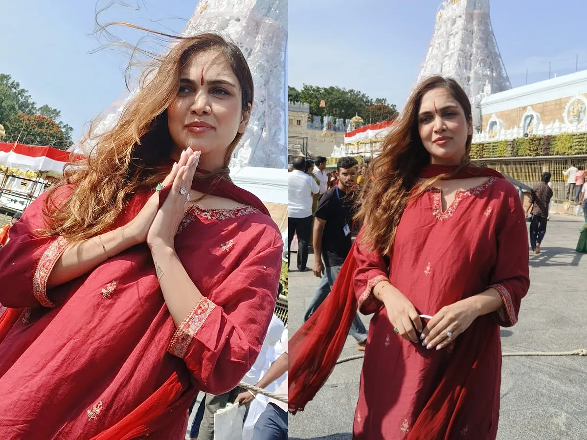 తిరుమల శ్రీవారిని దర్శించుకున్న హీరోయిన్‌ శ్వేత పరషార్‌ (ఫోటోలు)