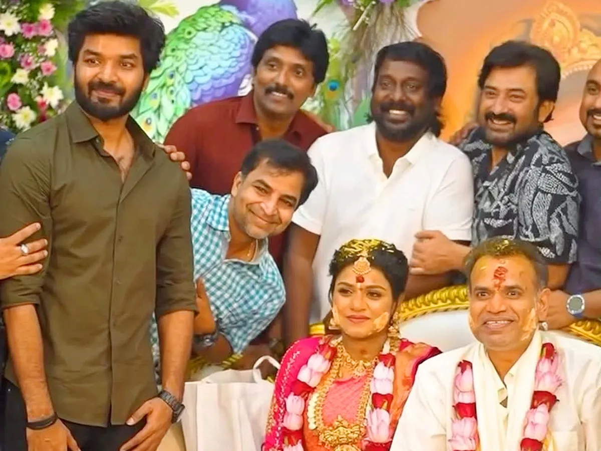 తండ్రి కాబోతున్న కమెడియన్.. భార్యకు సీమంతం (ఫొటోలు)