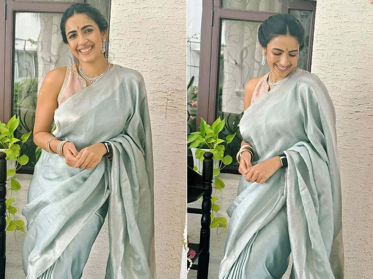 ఫెస్టివ్‌ మూడ్‌..ప్రెటీ శారీ..ఫన్నీ కాప్షన్‌ ప్లీజ్‌అంటున్న ఈ భామను చూశారా? (ఫొటోలు)