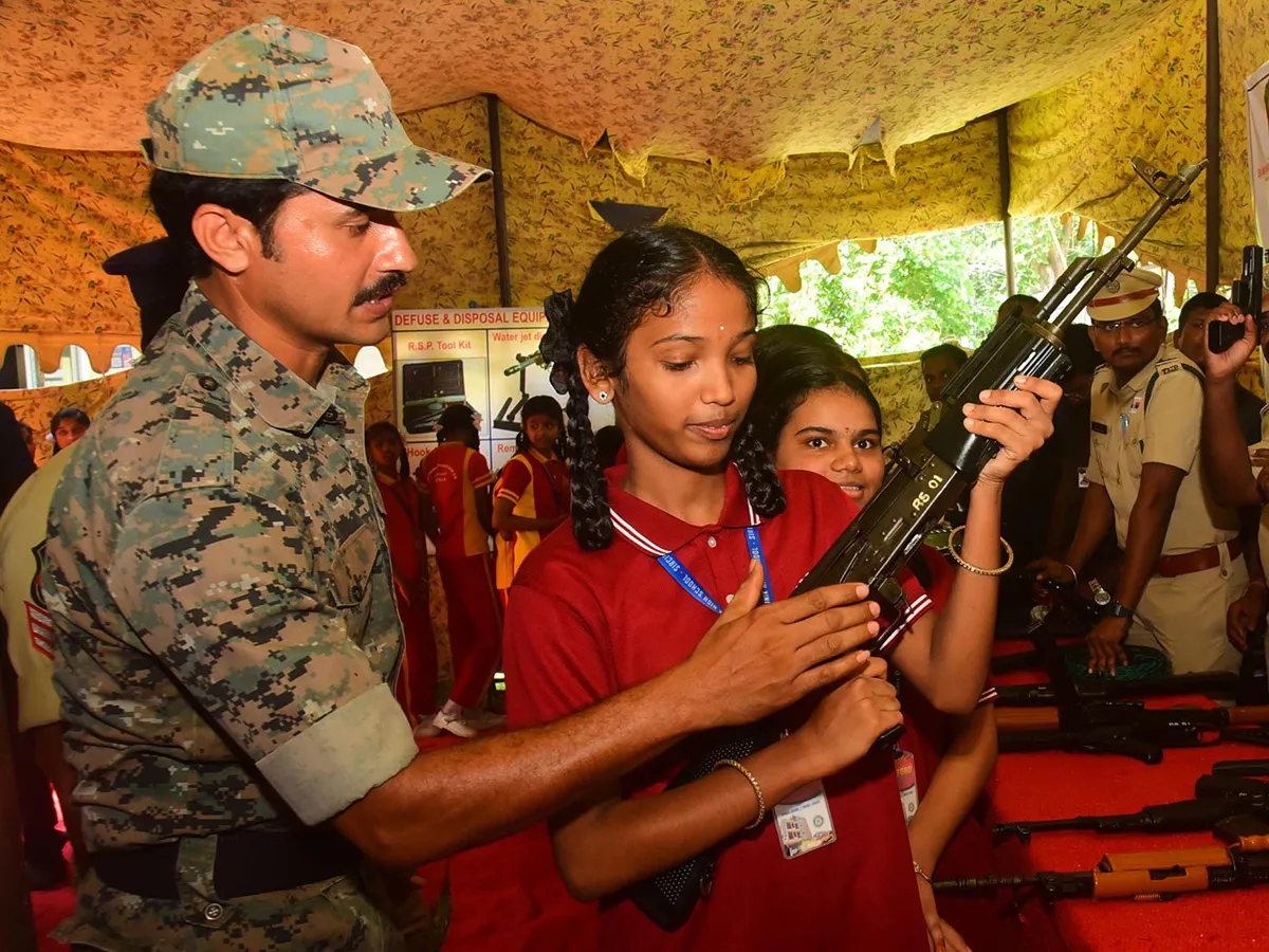 మేం.. గురిపెడితే.. (ఫొటోలు)