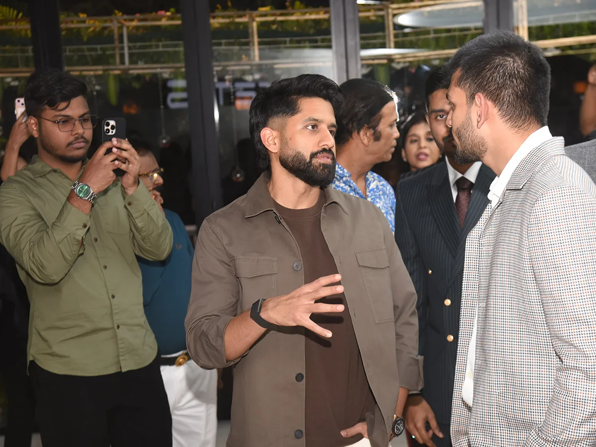 లగ్జరీ ఇంటీరియర్‌ డిజైనర్‌ స్టూడియోలో నాగచైతన్య (ఫొటోలు)