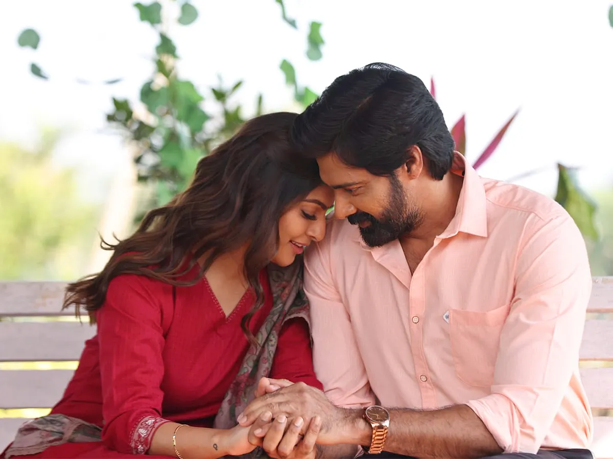 వరలక్ష్మి శరత్ కుమార్  ‘పోలీస్ కంప్లెయింట్’ సినిమా స్టిల్స్‌