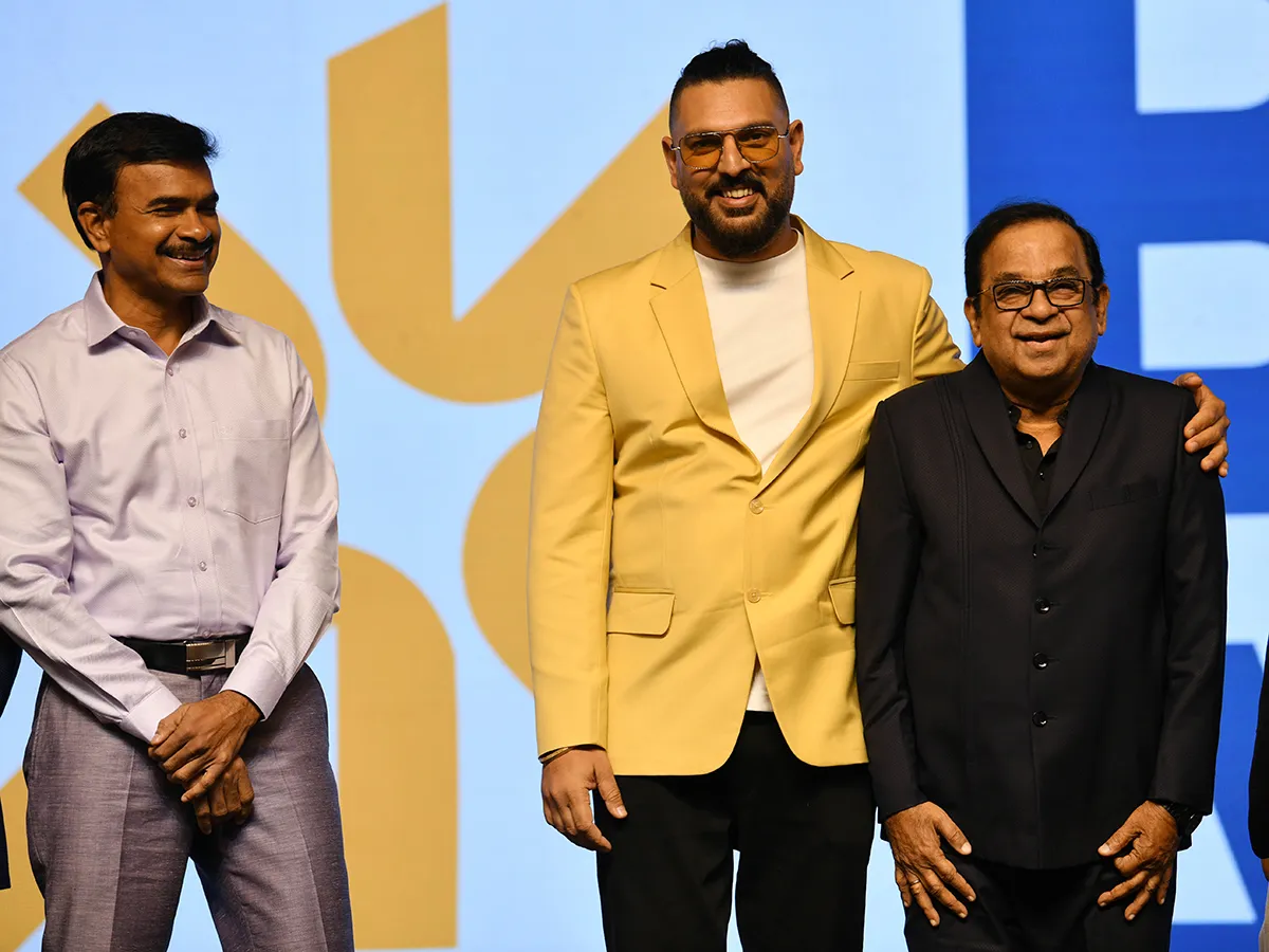 Cricketer Yuvraj Singh Created a buzz in Madhapur