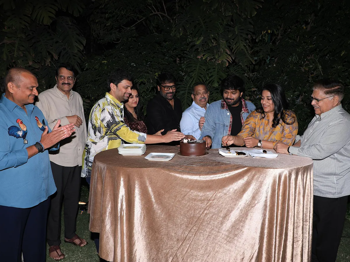 చిరంజీవికి సన్మానం.. టాలీవుడ్ సెలబ్రిటీల సందడి (ఫొటోలు)