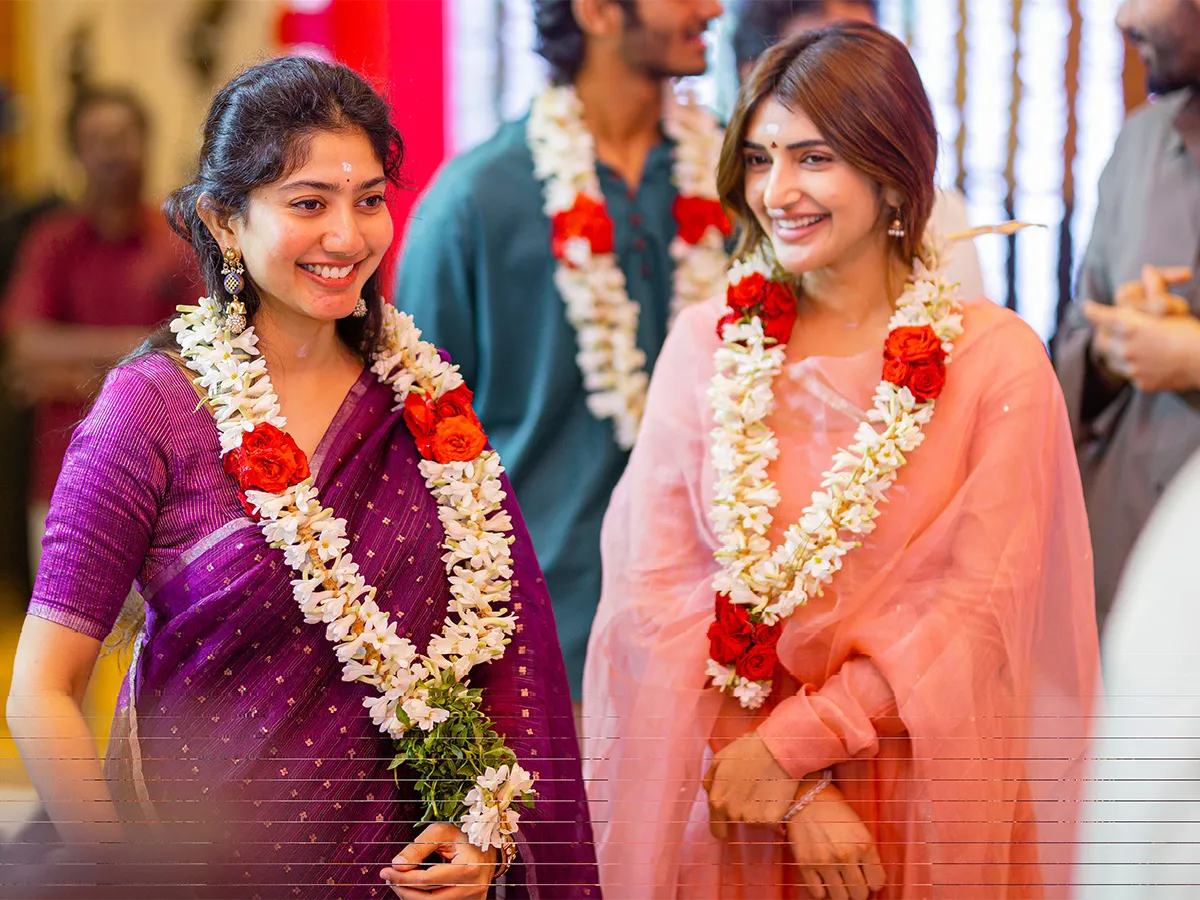 కొత్త సినిమా ప్రారంభోత్సవంలో సాయి పల్లవి, శ్రీలీల (ఫొటోలు)