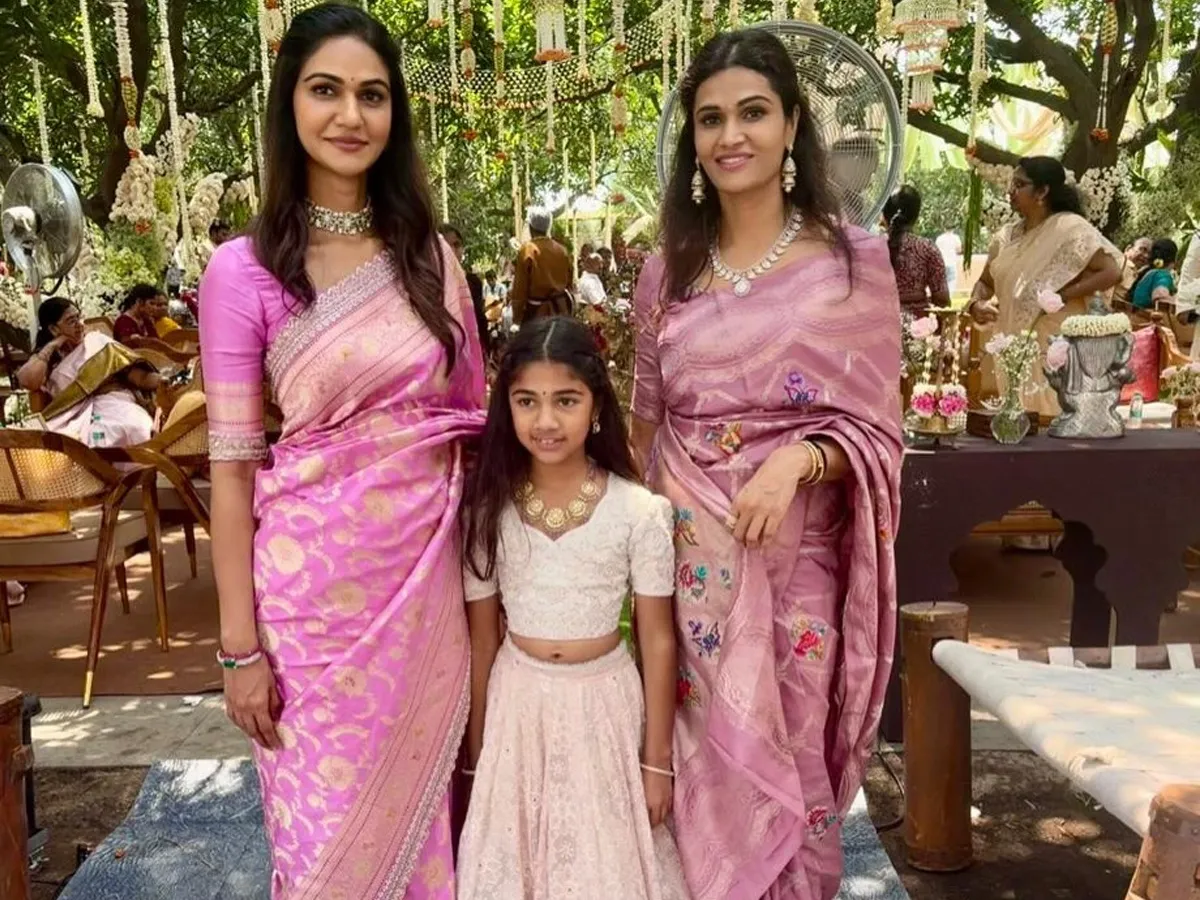 పెళ్లి వేడుకలో అల్లు అర్జున్ సతీమణి స్నేహా రెడ్డి (ఫోటోలు)