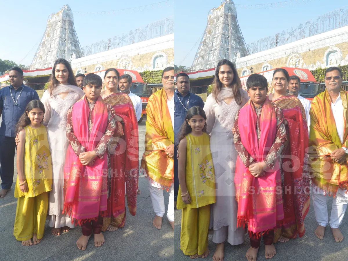 తిరుమల శ్రీవారి సేవలో అల్లు అర్జున్ కుటుంబం (ఫొటోలు)