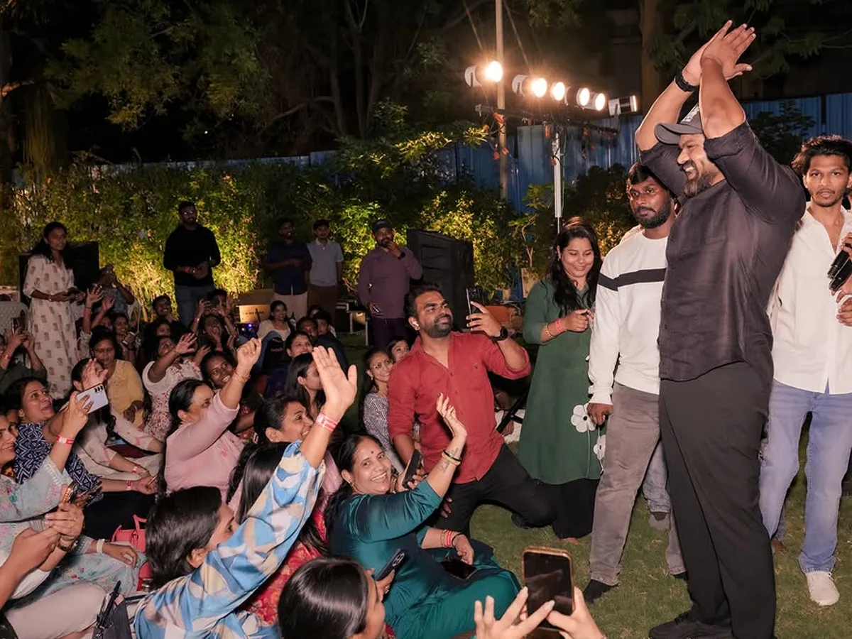 'పాటశాల' ఈవెంట్‌లో మంచు మనోజ్ ఫ్యామిలీ సందడి (ఫొటోలు)