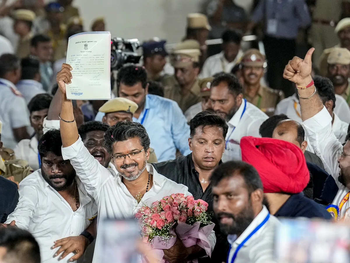 తమిళులు మెచ్చిన దళపతి.. నేడు ఎమ్మెల్యే విజయ్‌.. రేపు..? (ఫొటోలు)
