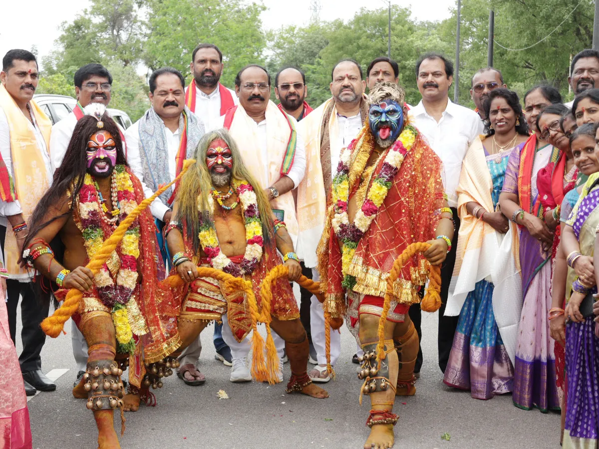 మేడ్చల్ మల్కాజిగిరి జిల్లా కలెక్టరేట్‌లో బోనాల పండుగ (ఫొటోలు)