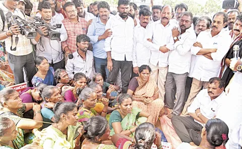YSRCP Leaders Supports Fishermen Protest Against Bulk Drug Park in Rajayyapeta